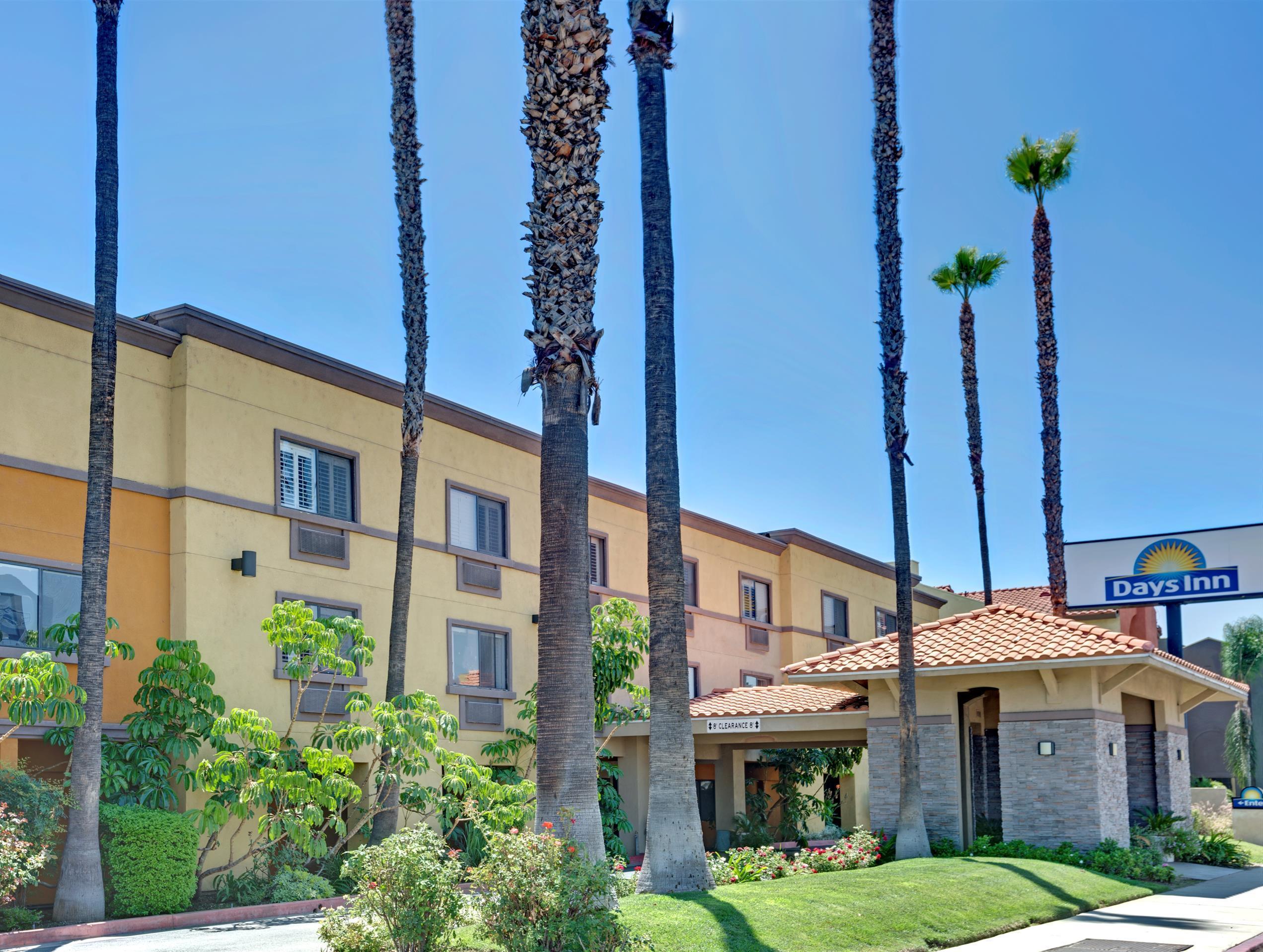 Days Inn By Wyndham West Covina Bagian luar foto