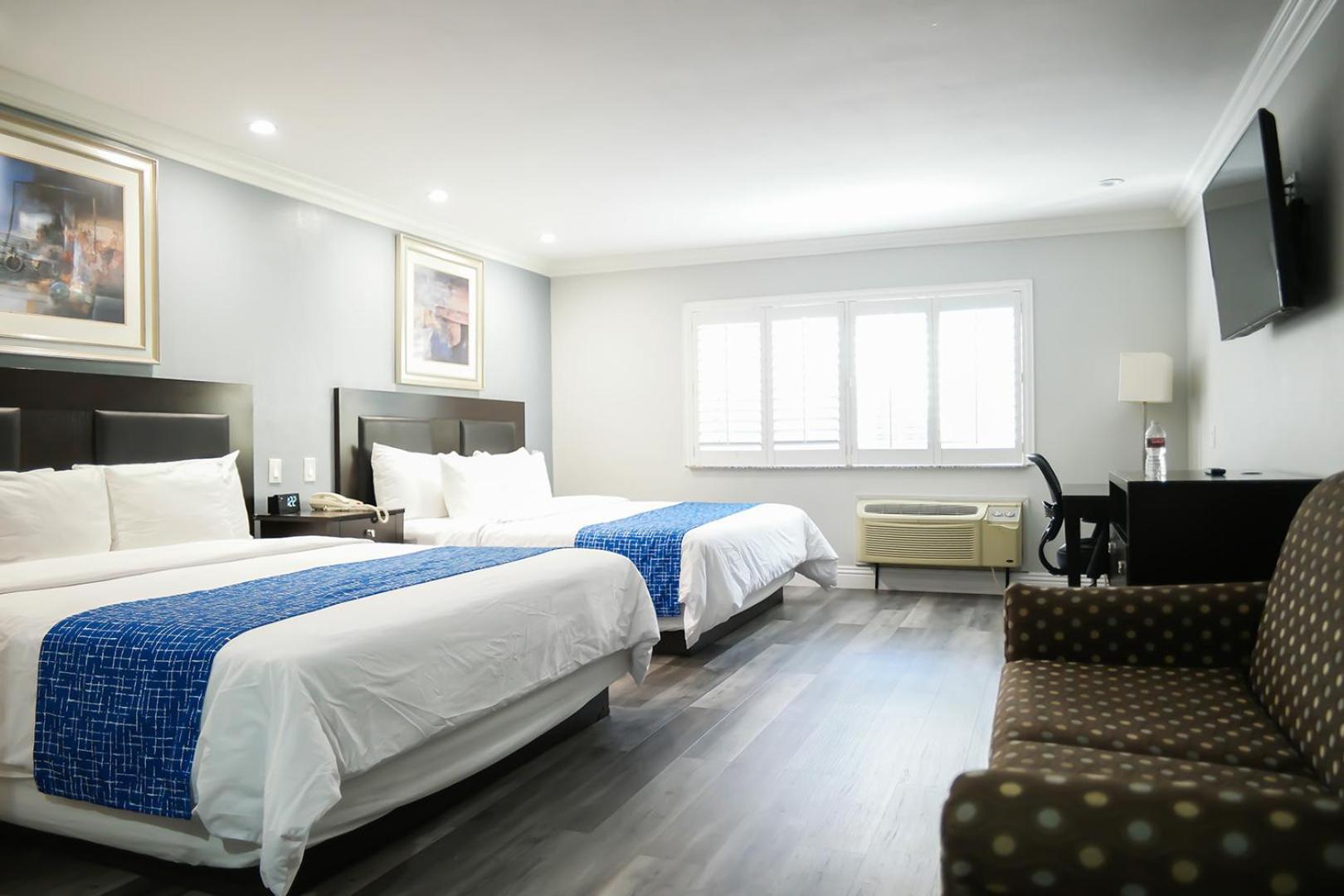 Days Inn By Wyndham West Covina Bagian luar foto